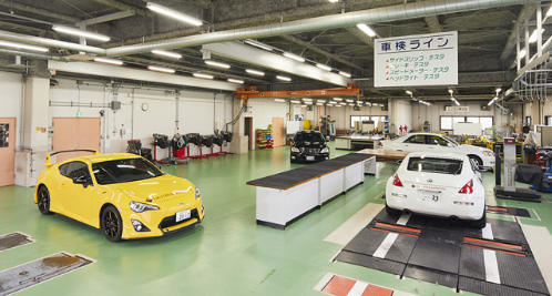 自動車整備実習棟